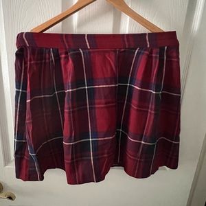 Plaid, elastic waist, cute mini skirt, red and navy, Old Navy, Size Medium